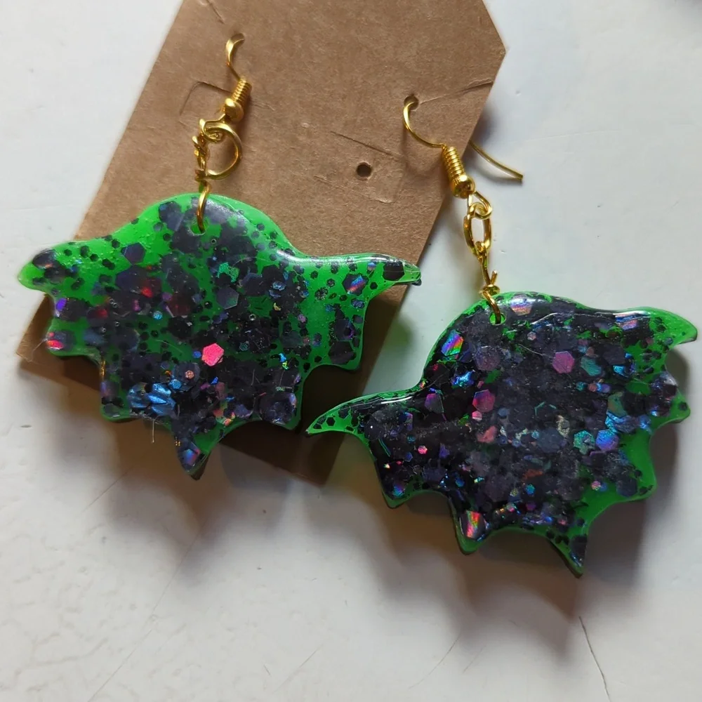 NWOT custom made epoxy bat earrings & pin set - Picture 4 of 6